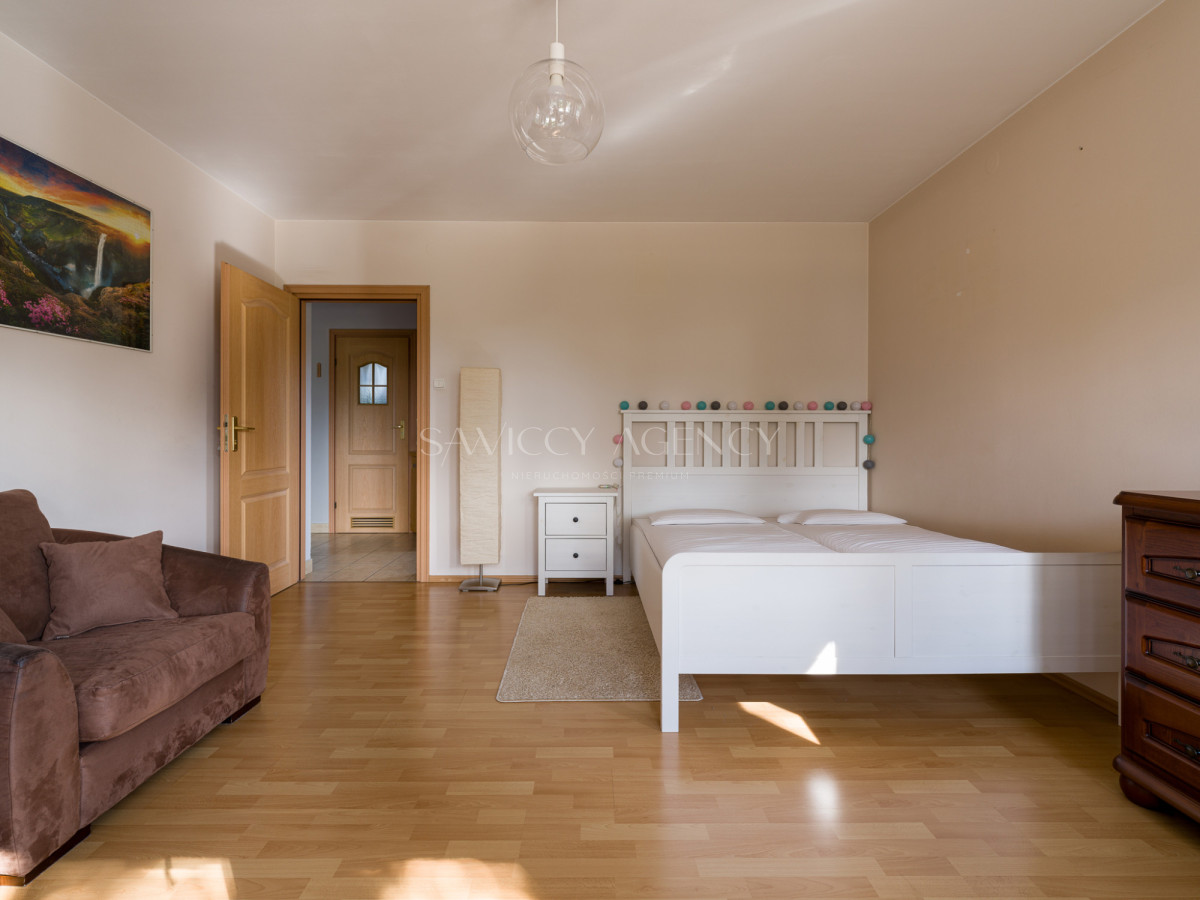 Piętro i poddasze domu 140m2 Piastów