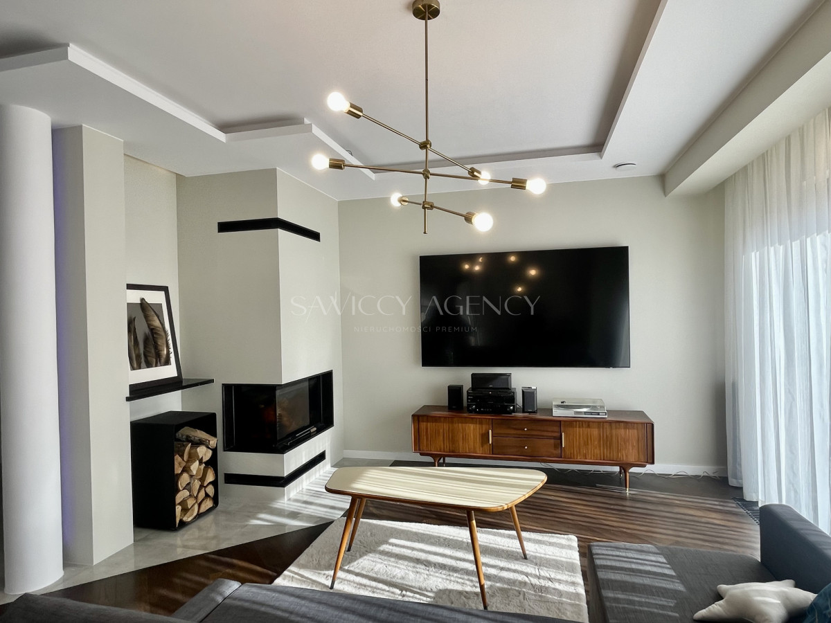 Dom jednorodzinny 270 m2 7 pokoi  KANIE k.Warszawy