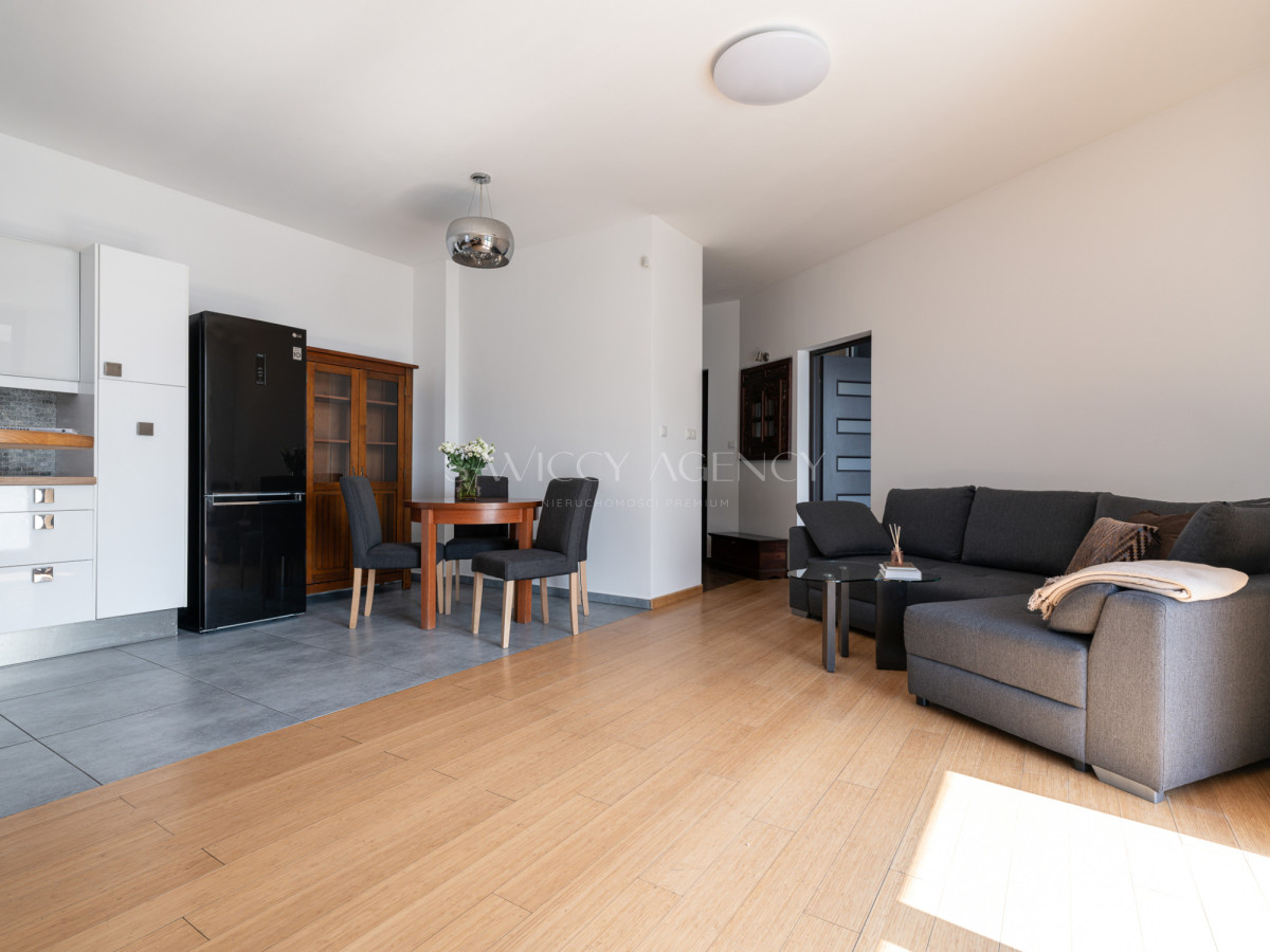 Słoneczny apartament z dużym balkonem Wilanów